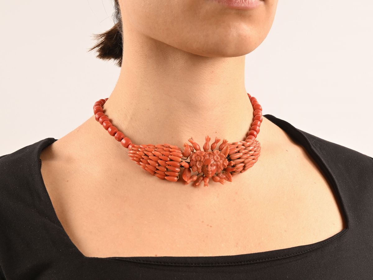 Collana Antica in Corallo