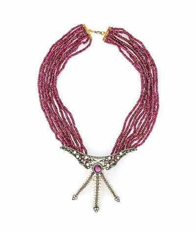 Collana con Granati Nobili e Centrale Edoardiano in Oro, Argento, Diamanti e Perle