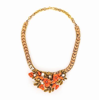 Collana Antica in Oro Corallo e Perle