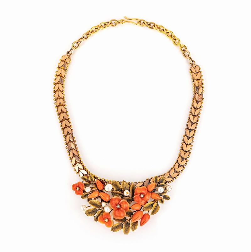 Collana Antica in Oro Corallo e Perle