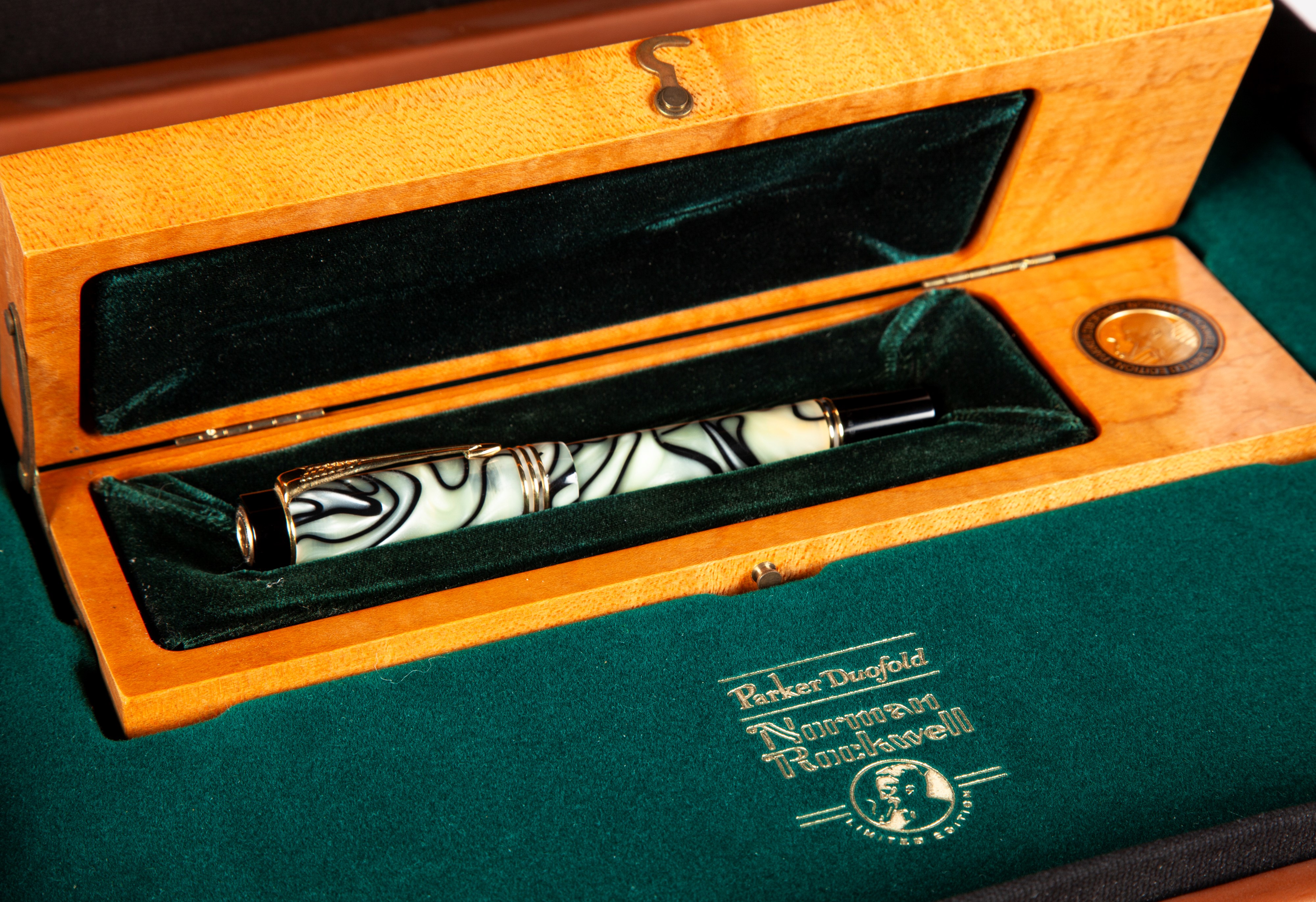 Parker Duofold Norman Rockwell - Penna Stilografica in Resina e Metallo Dorato Edizione Limitata ...