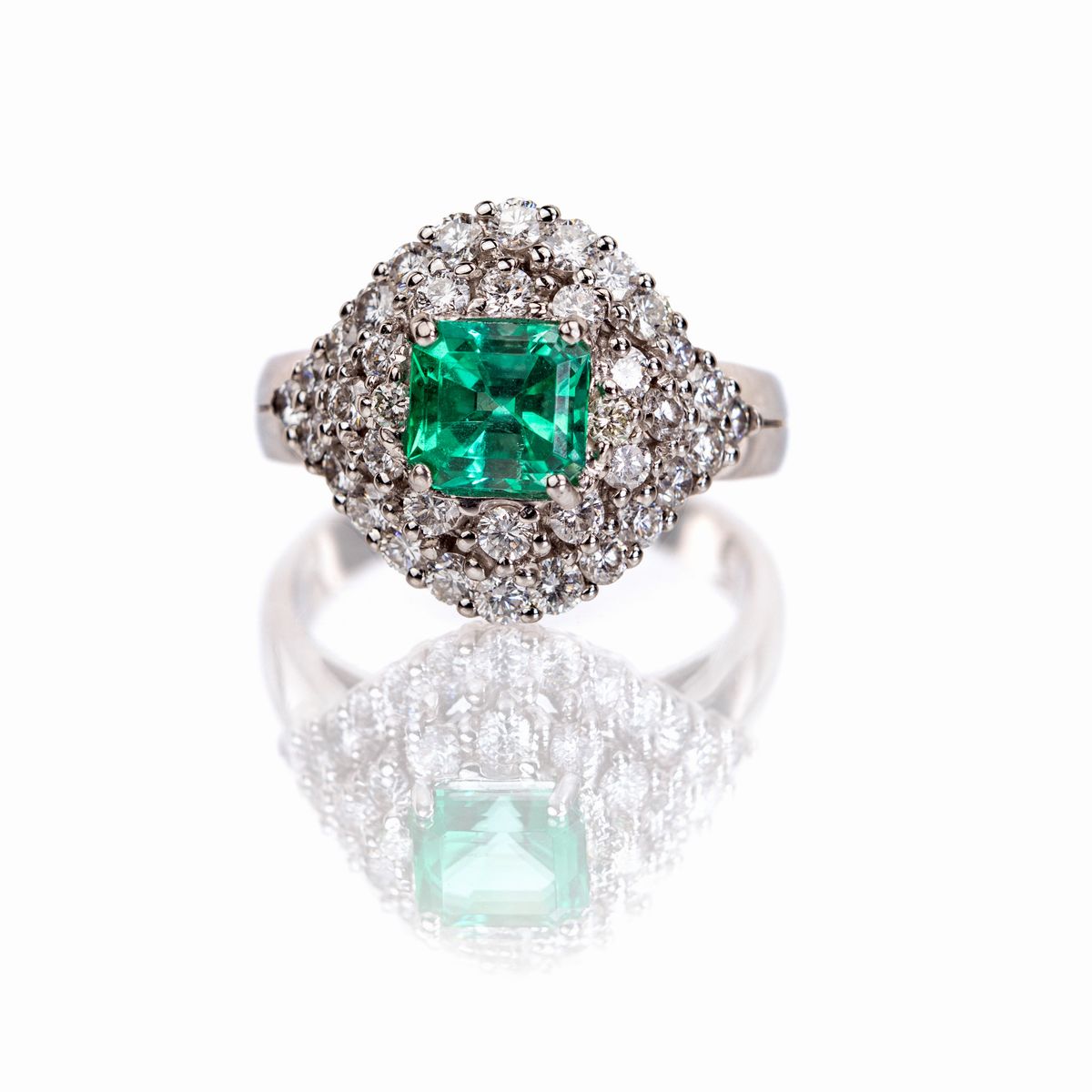 Anello in Oro Smeraldo e Brillanti