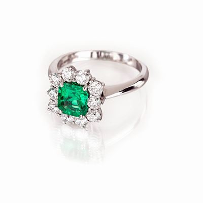 Anello in Oro Smeraldo e Brillanti