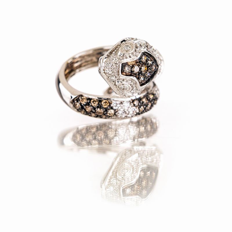 Anello a Serpente in Oro e Brillanti
