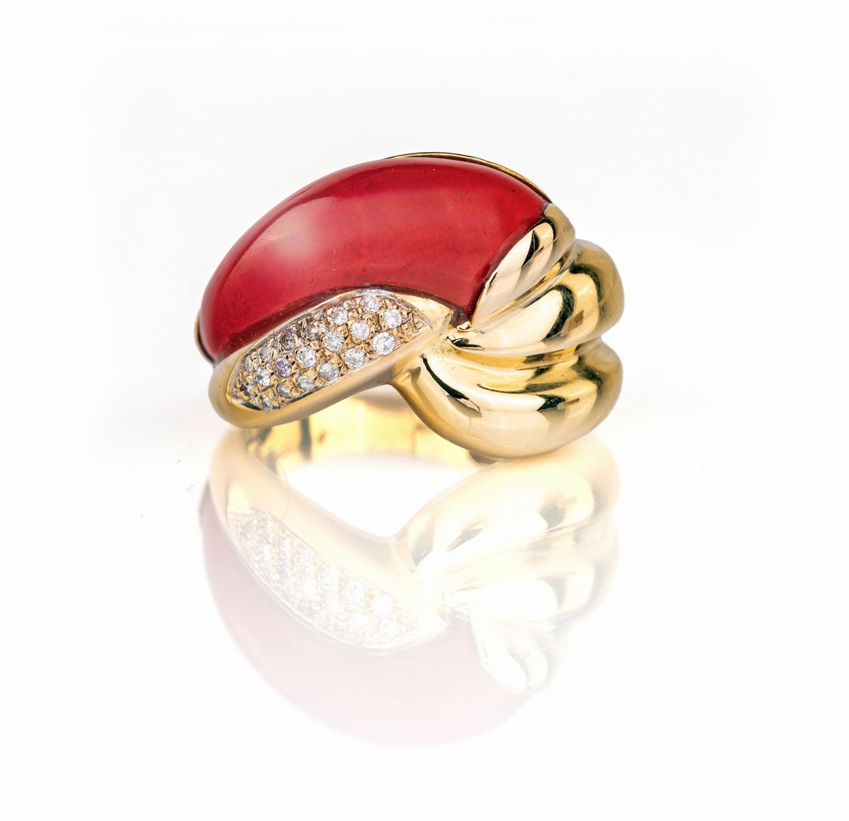 Anello in Oro Corallo e Brillanti