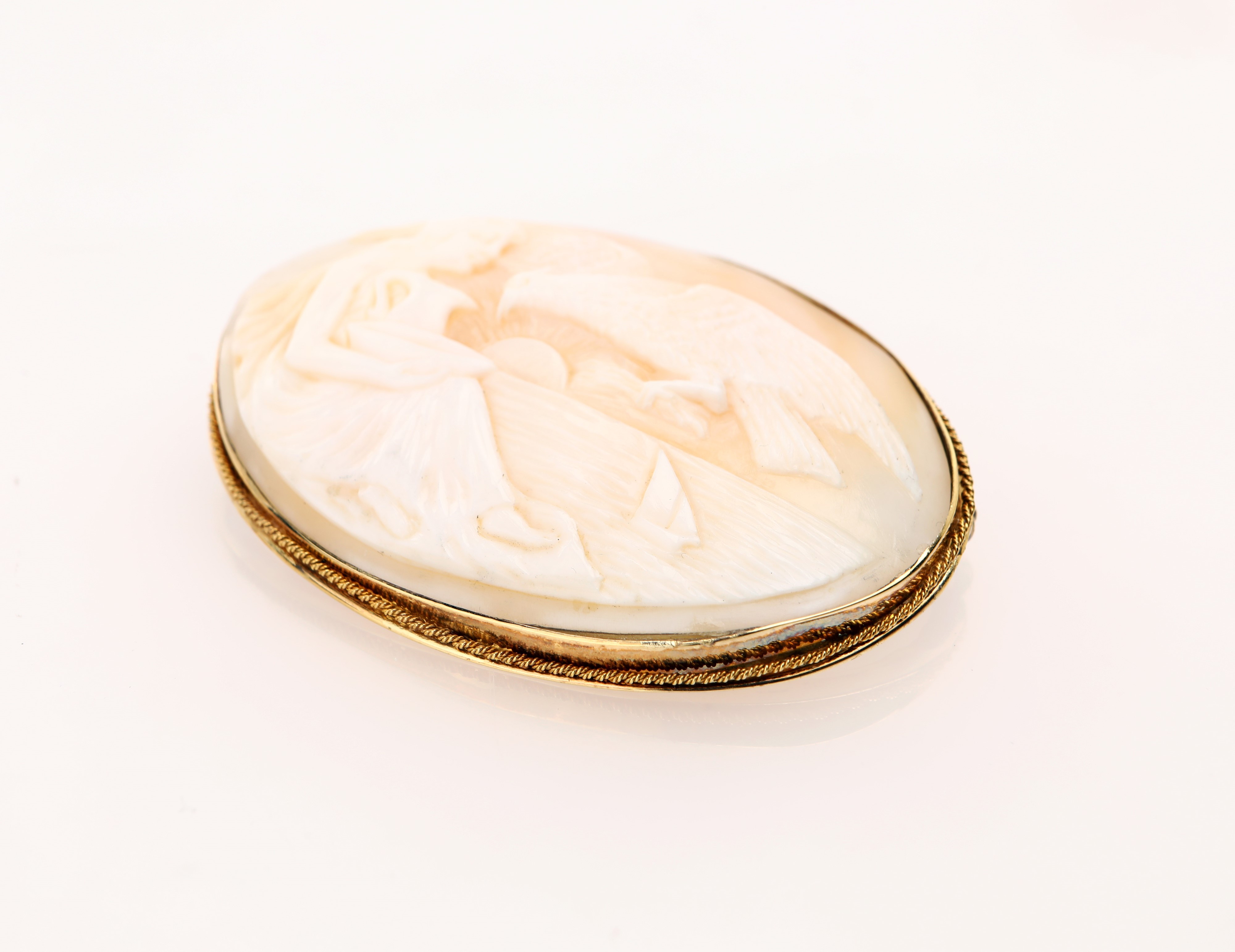 Spilla in Oro e Cammeo