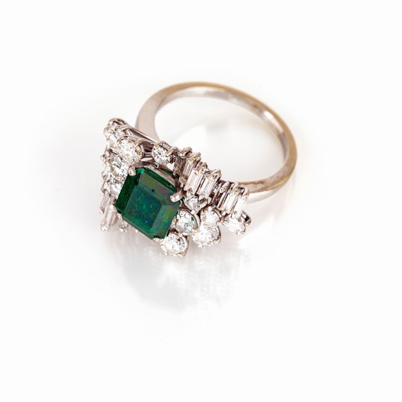 Anello in Oro, Smeraldo e Brillanti
