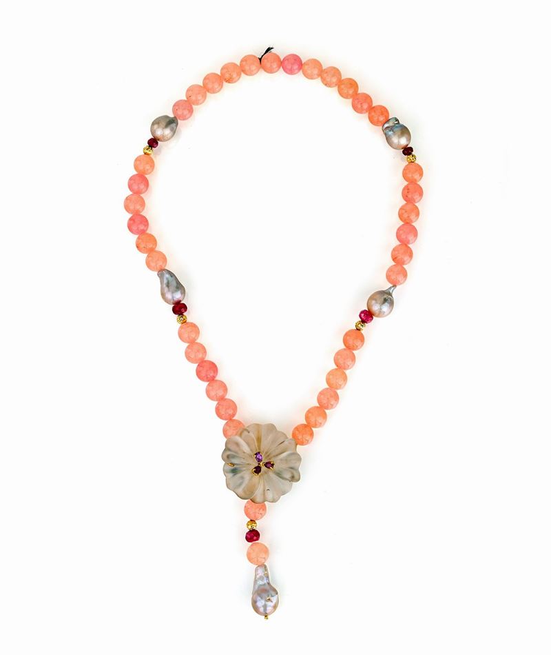 Collana in Oro, Giada Rosa, Perle, Ametiste, Rubini, Cristallo Rocca.