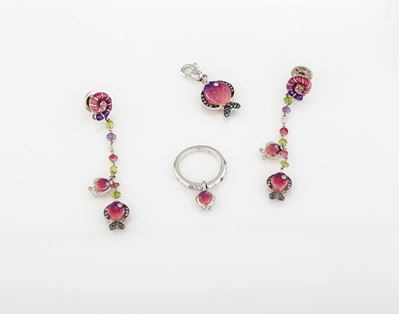 Parure in Oro Bianco di Orecchini, Ciondolo e Anello