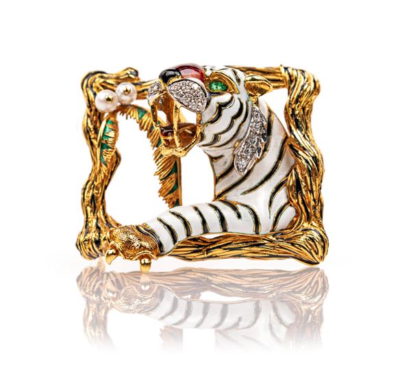 Frascarolo, fibbia tigre bianca in oro, diamanti, smeraldi e smalti.