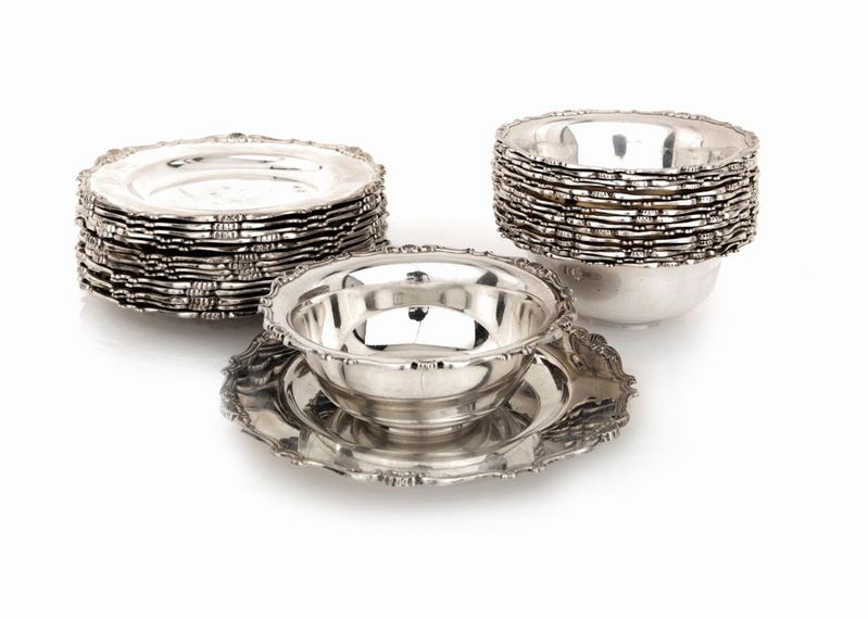 Sedici Coppette e Quindici Piattini in Argento 800/000, Frugoni - Roma