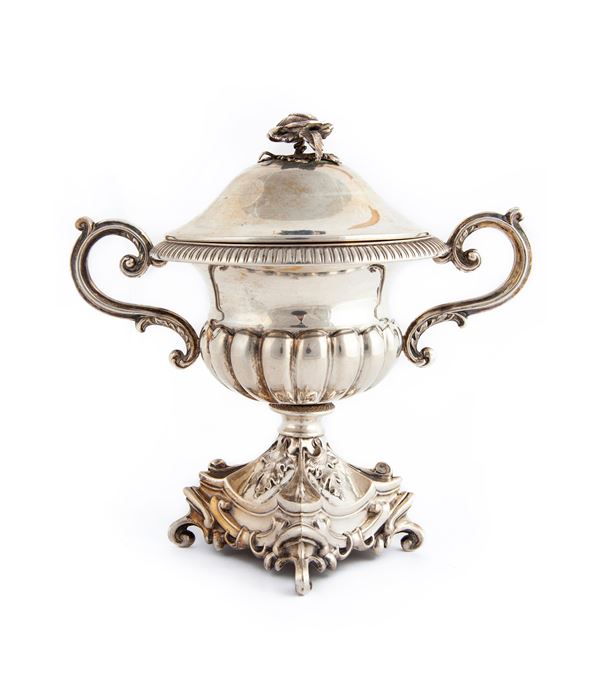 Zuccheriera in argento con coperchio  - Asta Argenti Antichi e da Collezione - Casa d'Aste Arcadia