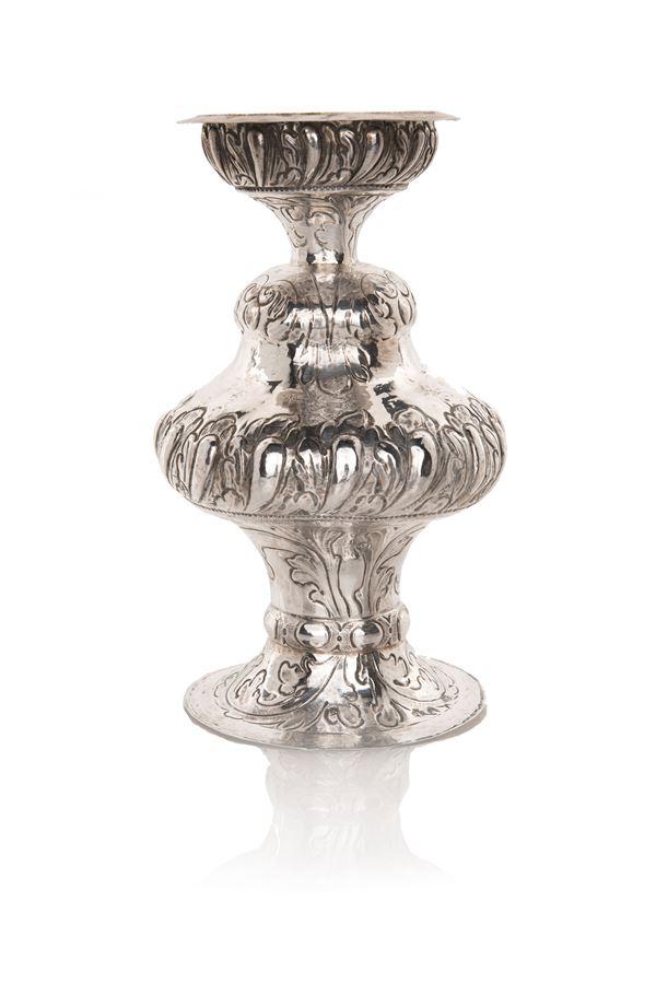 Antico vaso in argento sbalzato ed inciso, Venezia, seconda metà del XVIII secolo