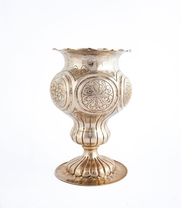 Piccolo vaso in argento 800/000  - Asta Argenti Antichi e da Collezione - Casa d'Aste Arcadia
