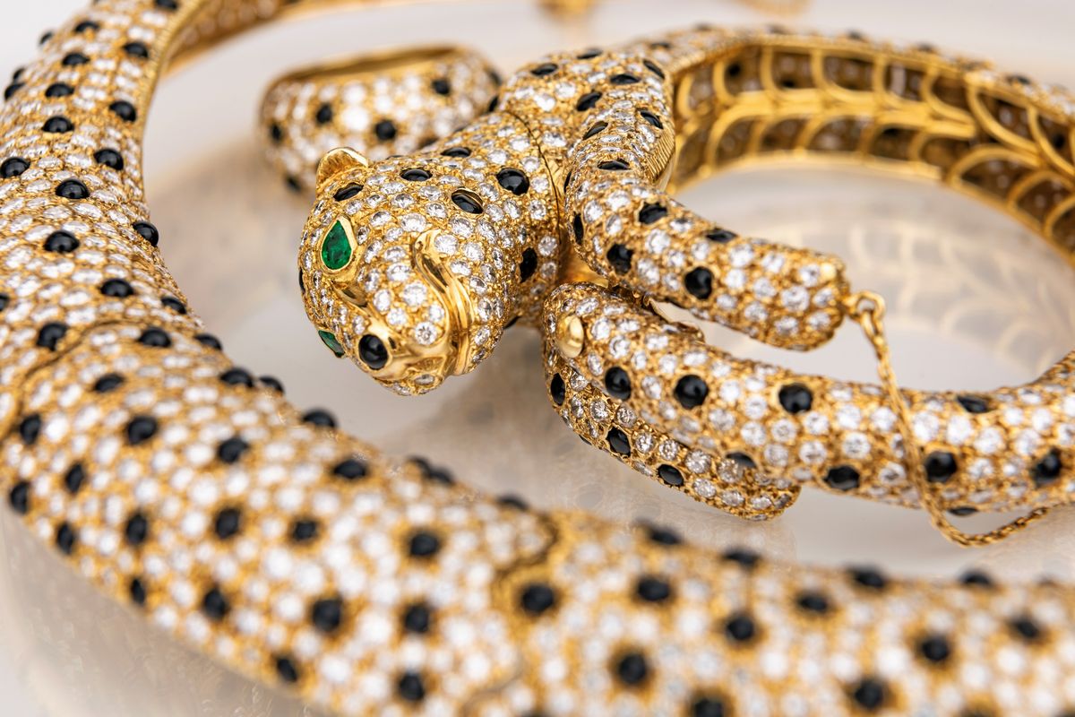 Parure a Soggetto Animalier di Girocollo, Bracciale ed Anello in Oro, Brillanti ed Onice