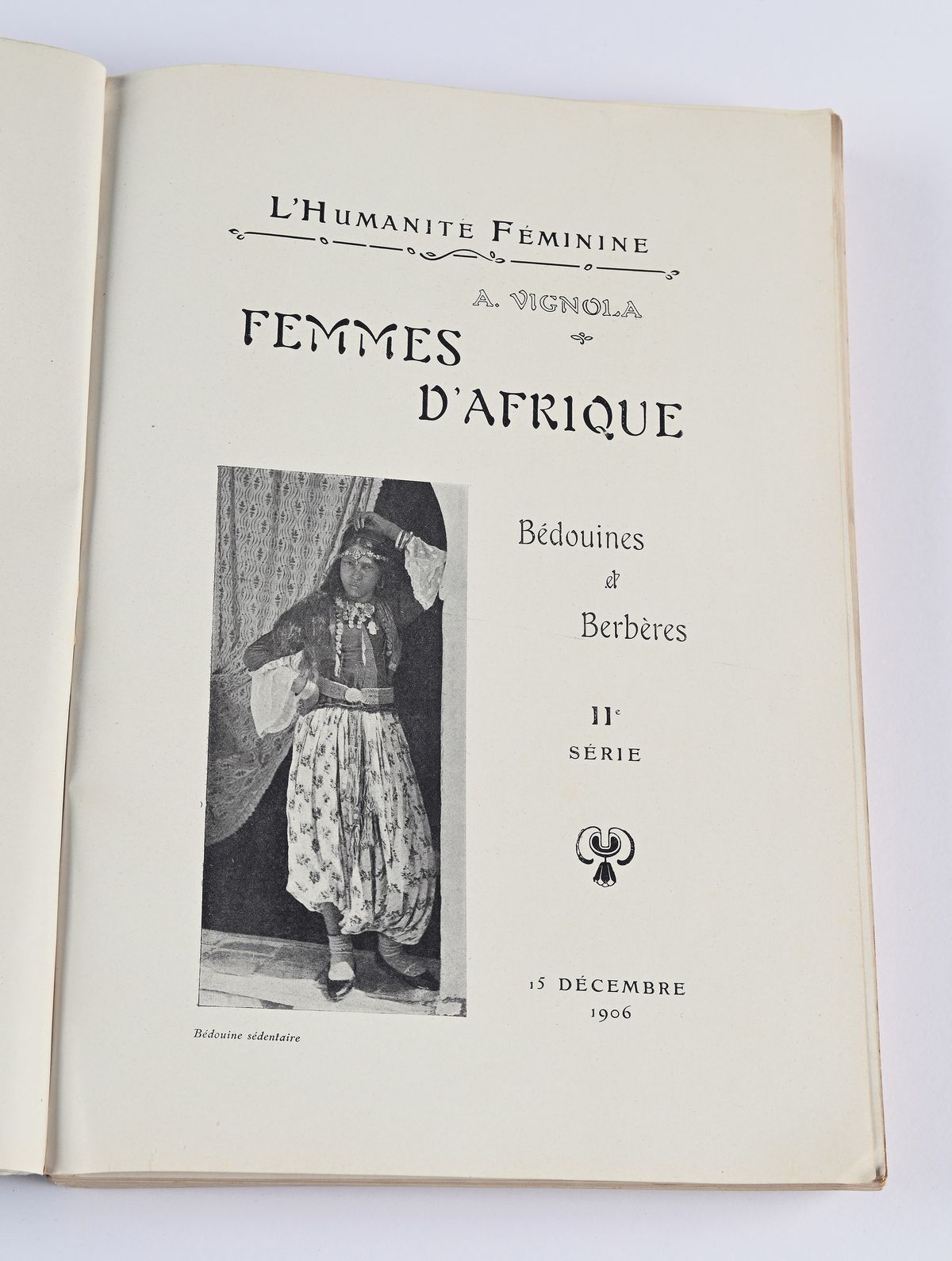 Vignola, A. - L’humanité Féminine. Études De Costumes Et De Nu