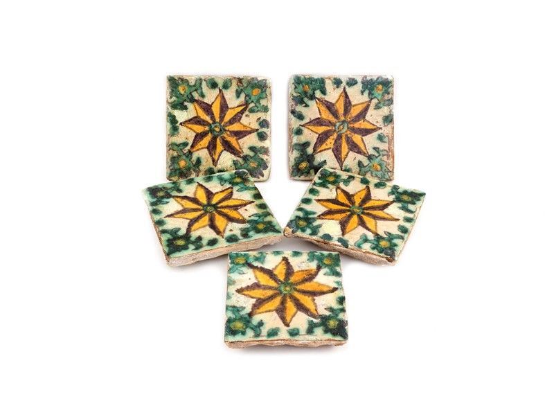 Cinque Mattonelle in Maiolica Dipinta