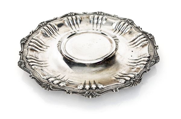 Piatto in argento 800  - Asta Argenti Antichi e da Collezione - Casa d'Aste Arcadia