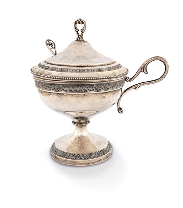 Zuccheriera in argento con coperchio  - Asta Argenti Antichi e da Collezione - Casa d'Aste Arcadia