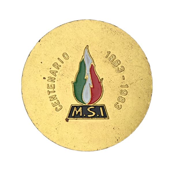 Una Medaglia in metallo dorato M.S.I. Anniversario mussoliniano 