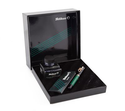 Pelikan M150 - Penna Stilografica in Resina con Particolari Dorati