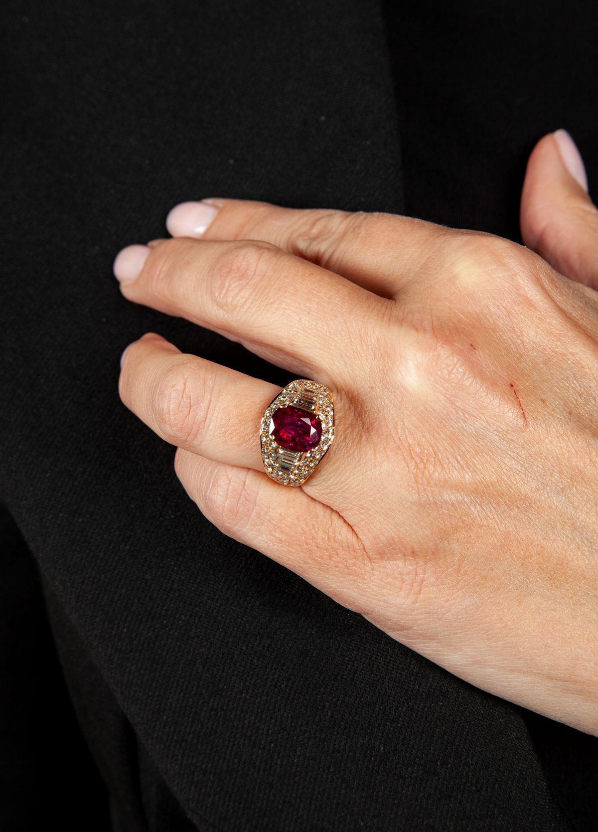 Anello in Oro, Brillanti e Rubino