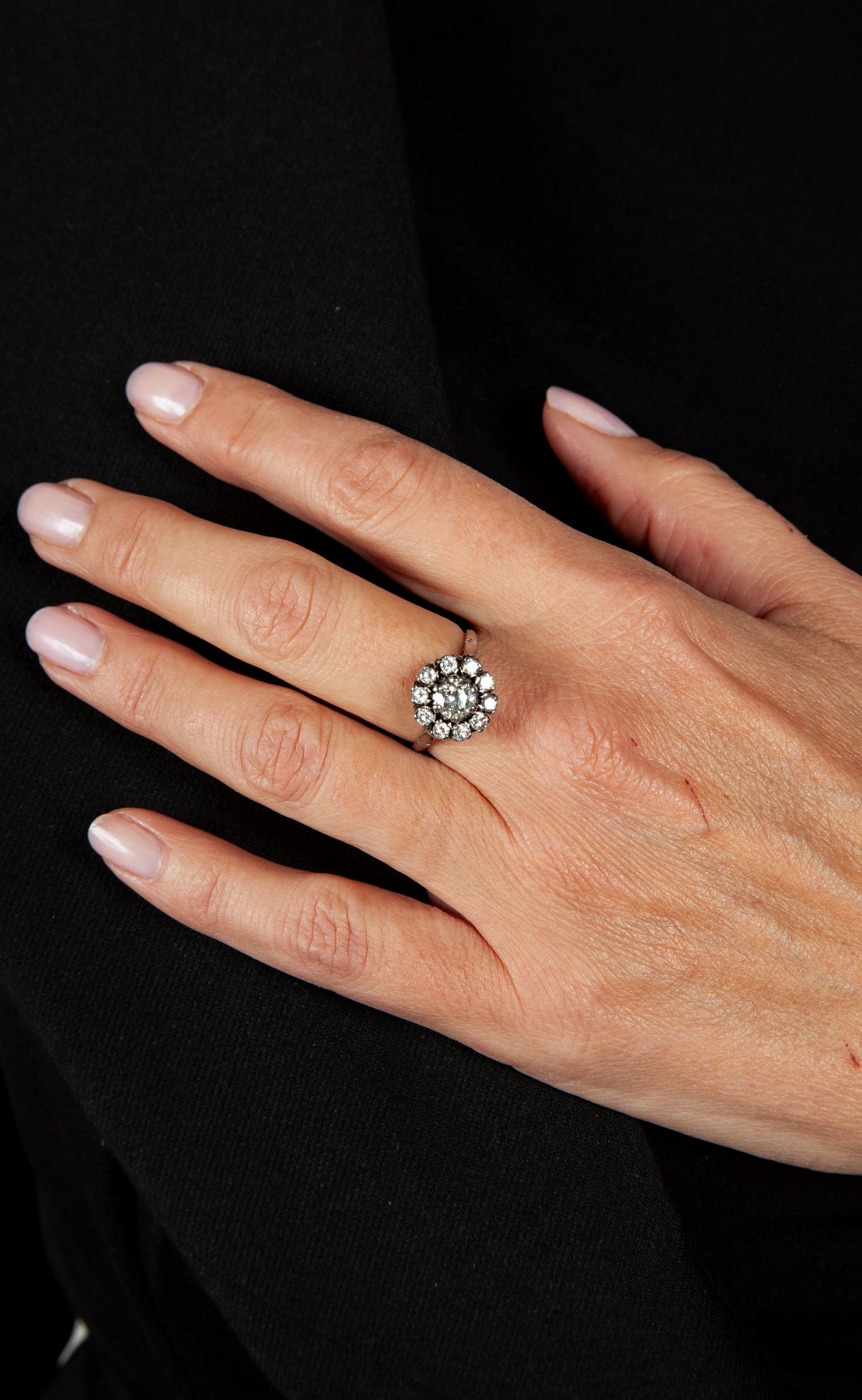 Anello a Fiore in Oro e Brillanti