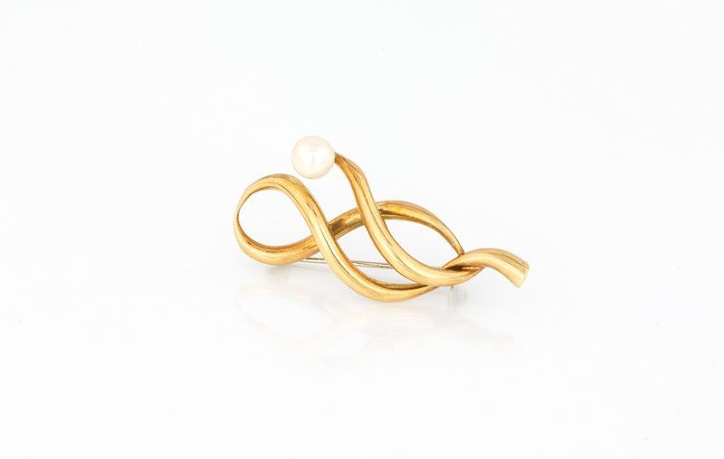 Spilla in Oro Giallo con Perle