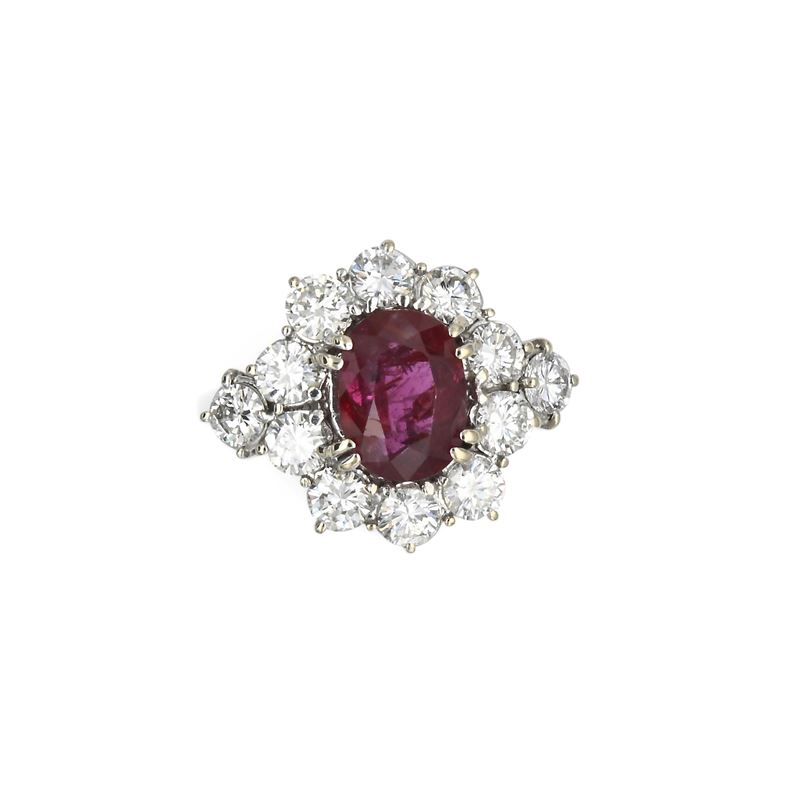 Anello in Oro, Rubino e Brillanti