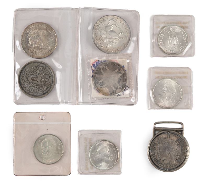 Lotto di 8 Monete in Argento e un Fermasoldi con Moneta da 5 Franchi 1841 Repubblica Francia