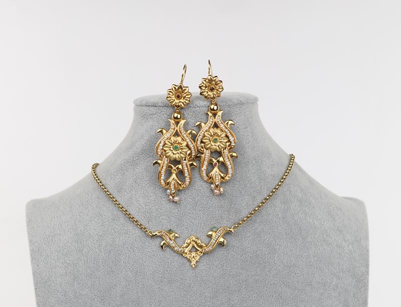 Parure di Girocollo e Orecchini Pendenti in Oro e Microperle