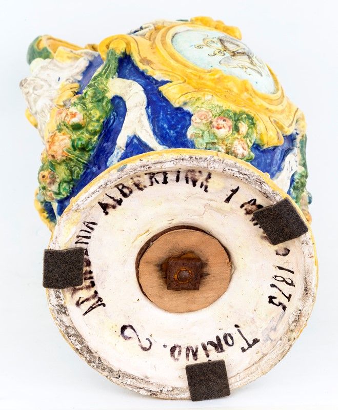 Due Vasi in Maiolica Policroma