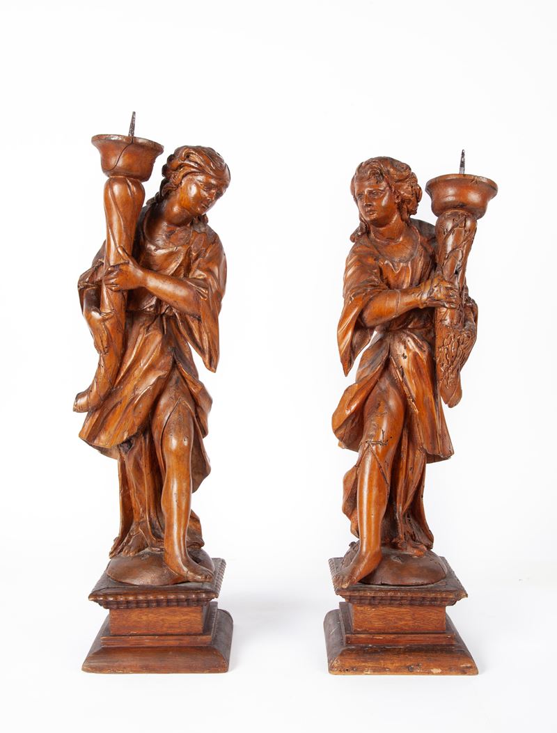 Coppia di Angeli Reggicero in Legno, Veneto, XVII Secolo