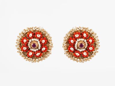 Coppia di Orecchini in Oro Microperle Coralli e Rubini