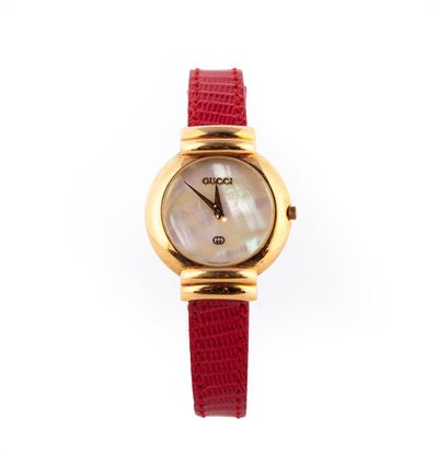 Gucci 5300 - Orologio da Polso al Quarzo da Donna in Metallo Dorato con Quadrante in Madreperla