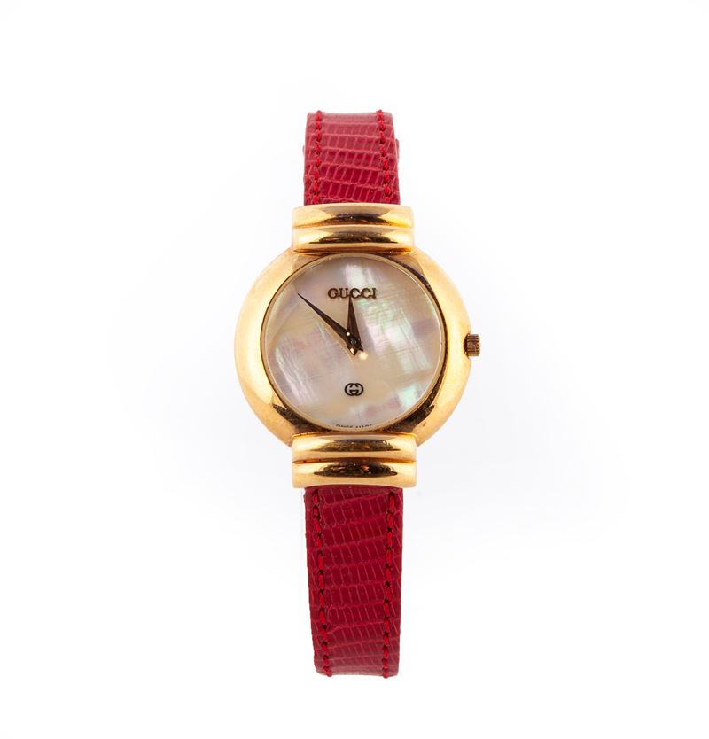 Gucci 5300 - Orologio da Polso al Quarzo da Donna in Metallo Dorato con Quadrante in Madreperla