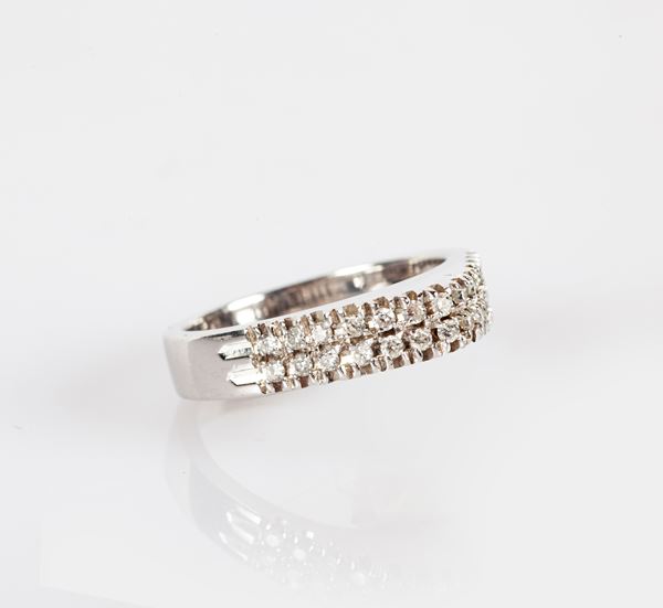 Anello in oro e brillanti