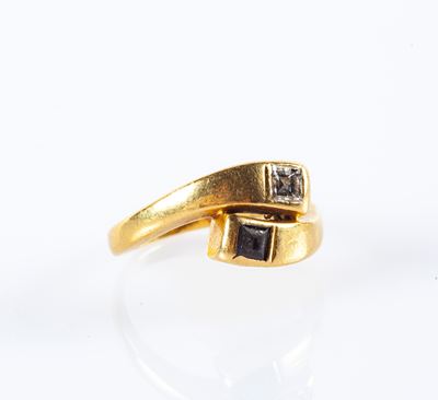Anello Contrariè in Oro. Diamante e Zaffiro