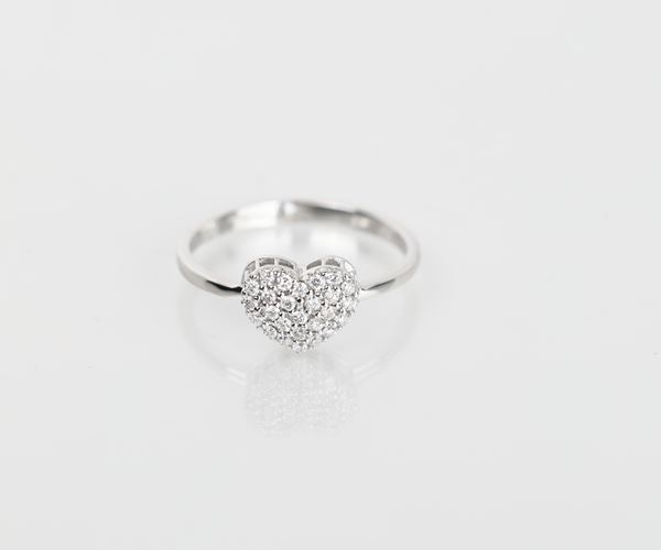 Anello a cuore in oro e brillanti