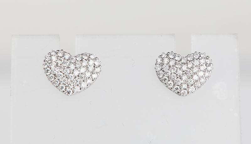 Coppia di Orecchini a Cuore in Oro e Brillanti