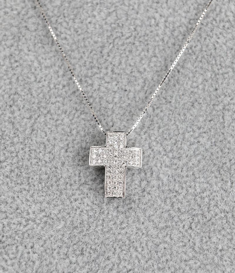 Pendente a Croce in Oro e Brillanti