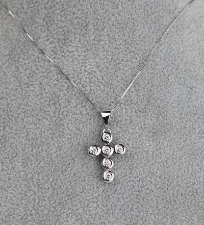 Pendente a Croce in Oro e Brillanti