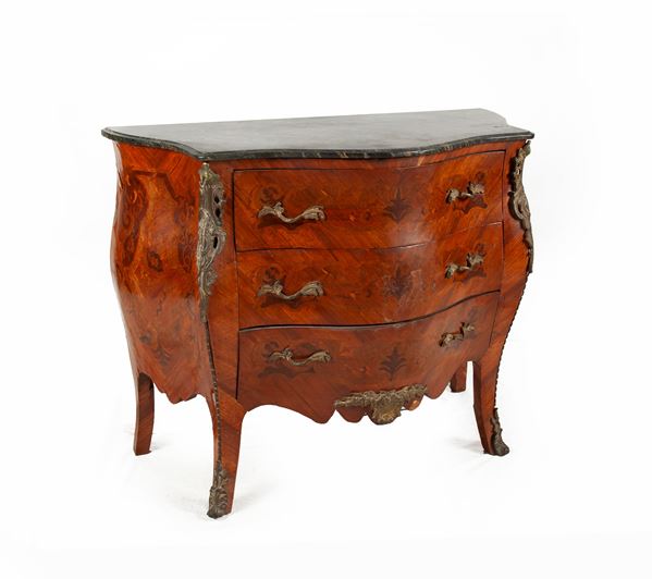 Commode francese sagomata a tre cassetti, XX secolo