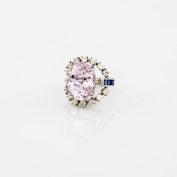 ANELLO IN ORO BIANCO CON KUNZITE