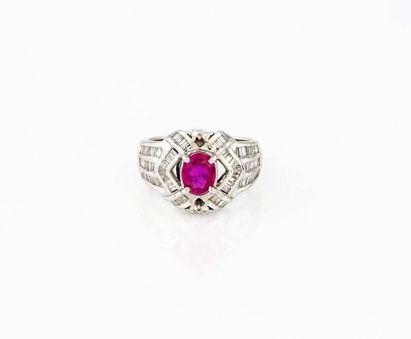 Anello con Rubino Rosso Vivido