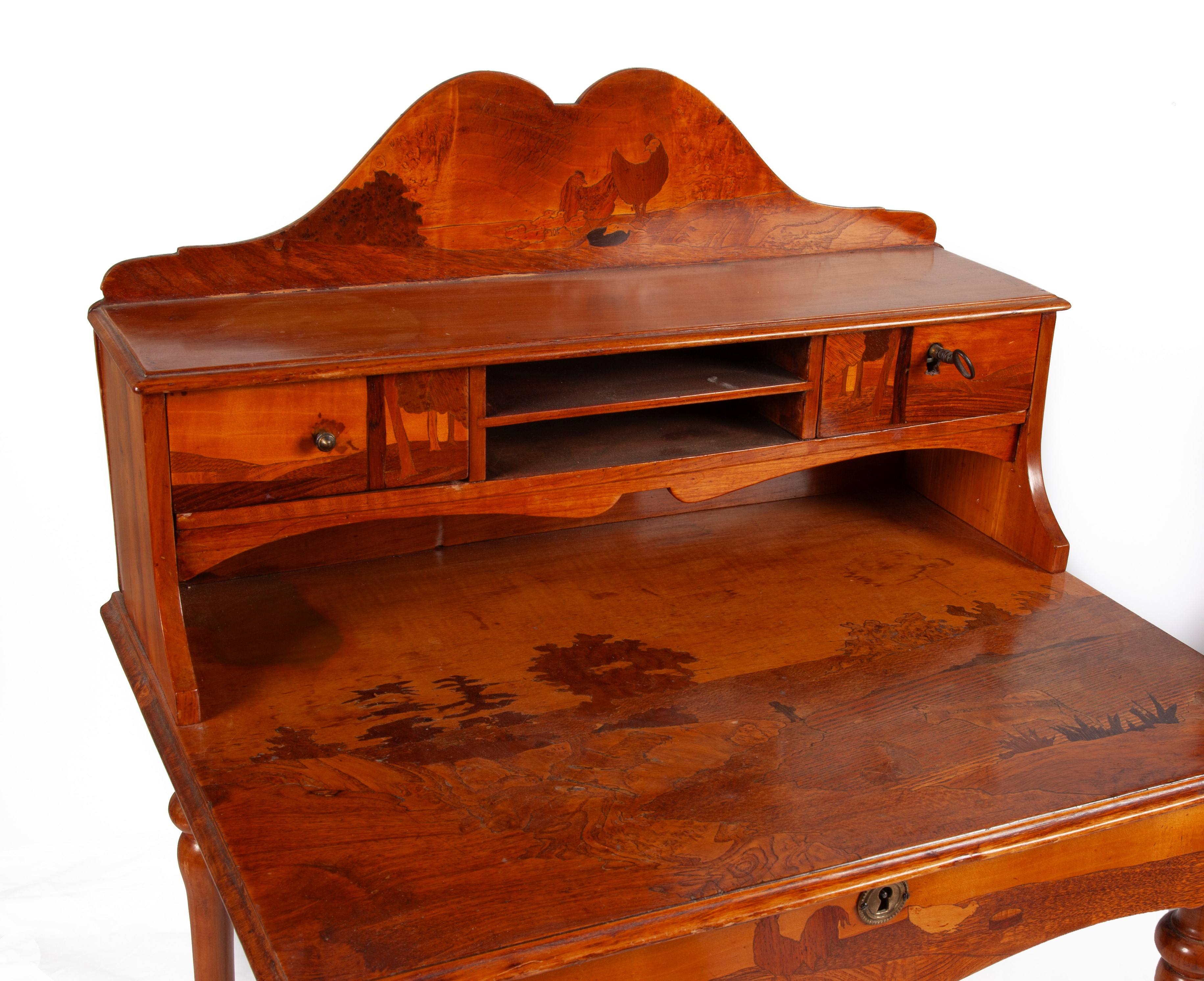 Scrittoio in Legno Intarsiato e Pirografato, Ebanisteria del Novecento