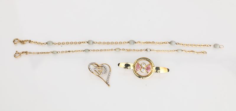 Lotto di Spilla, Pendente e 2 Bracciali.