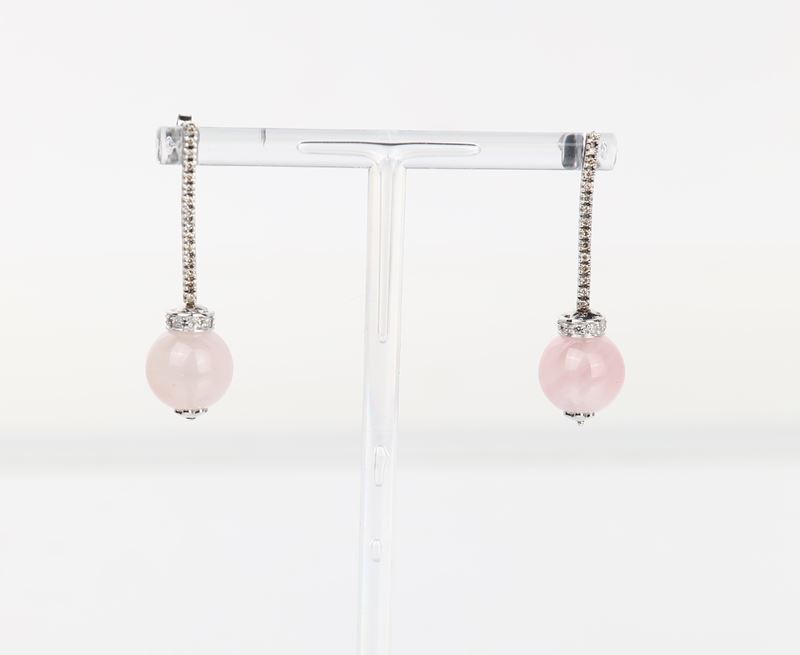 Coppia di Orecchini Pendenti in Oro, Quarzo Rosa e Brillanti