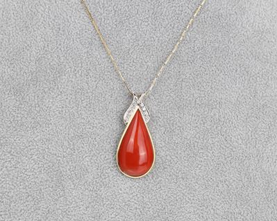 Pendente in Oro, Corallo e Brillanti