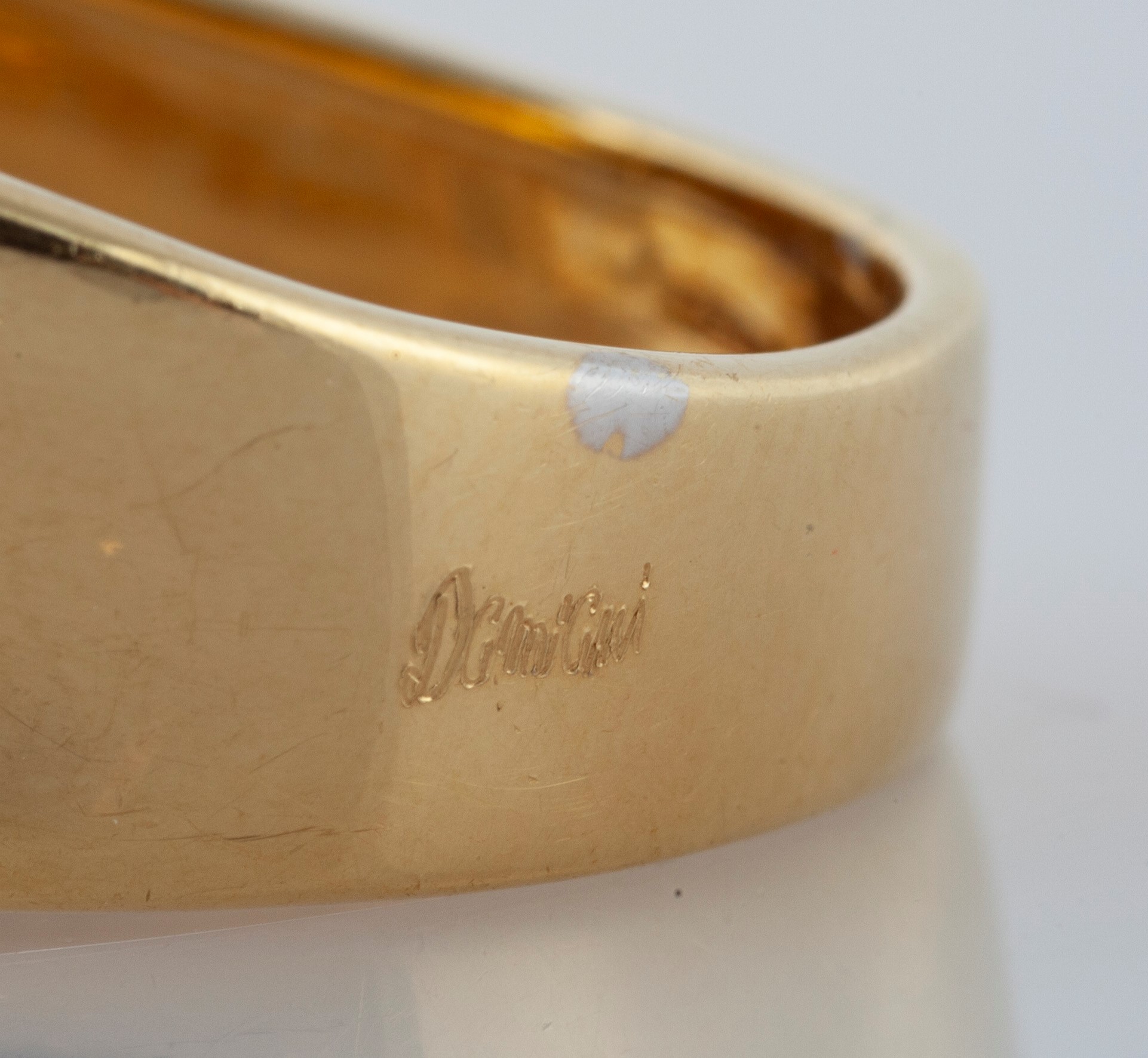 Damiani , Anello a Fascia in Oro e Brillanti